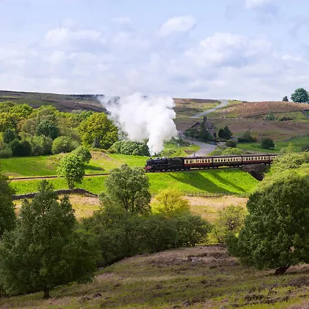 Pasture Barn - * Lockton